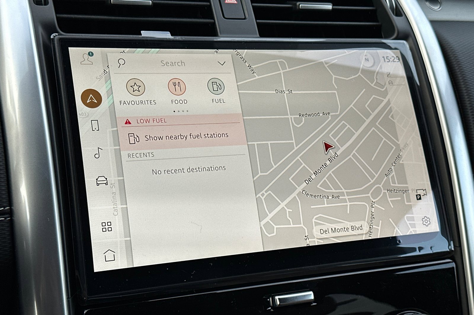 New 2025 Land Rover Discovery Dynamic SE image 17