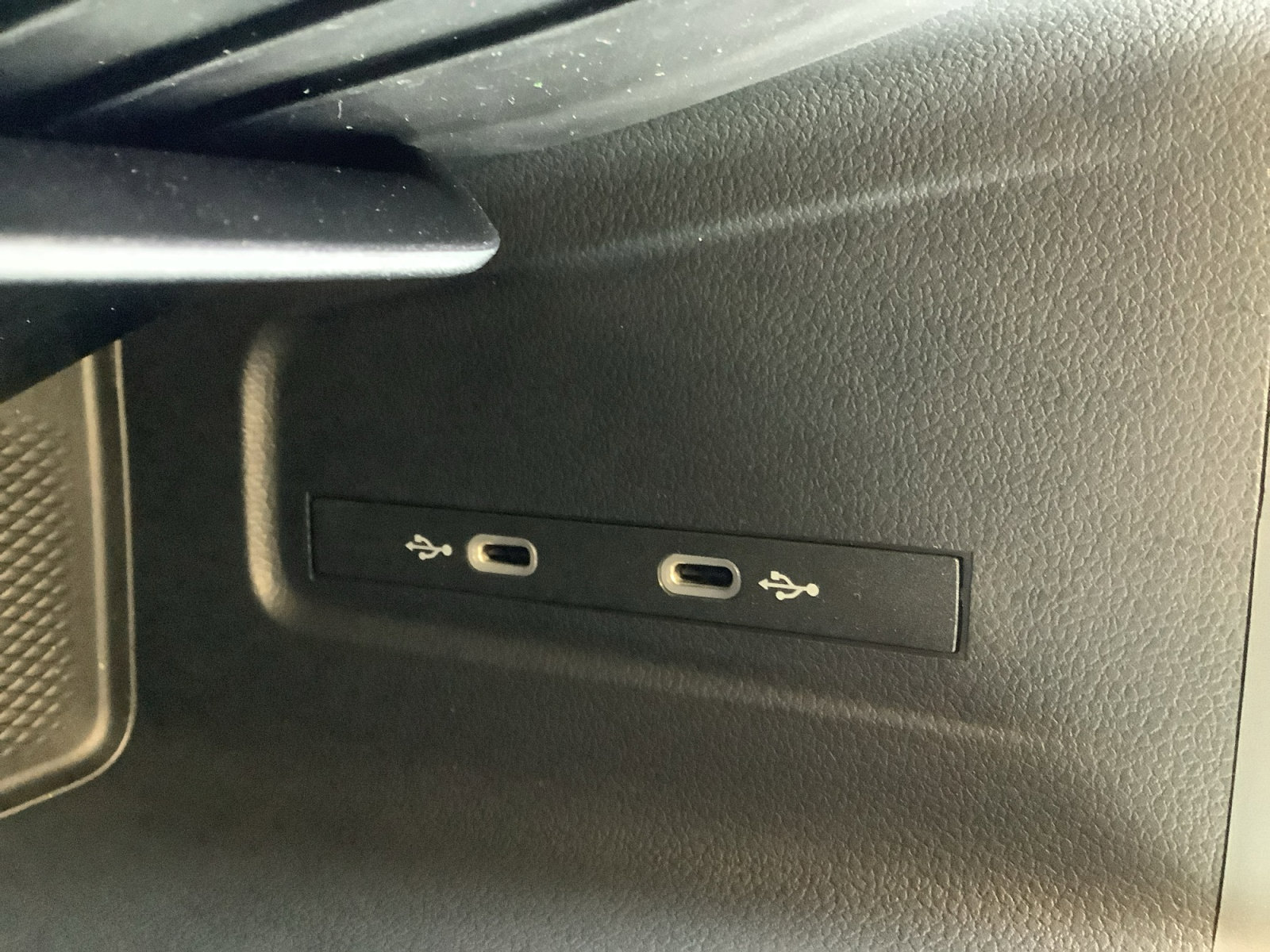 New 2026 Volkswagen Tiguan SE R-Line image 20