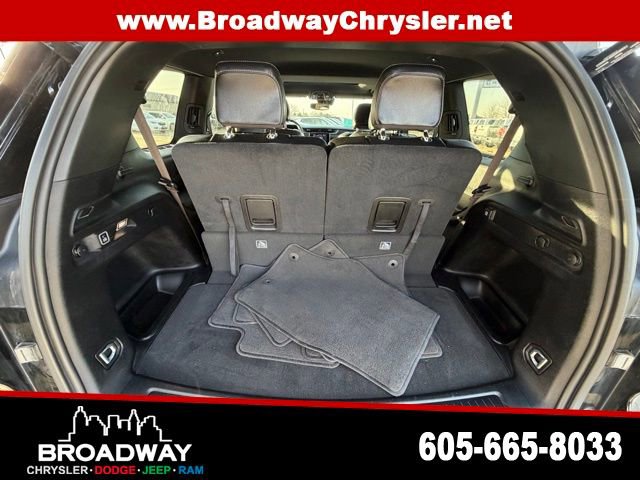 Used 2023 Jeep Grand Cherokee L Laredo image 13