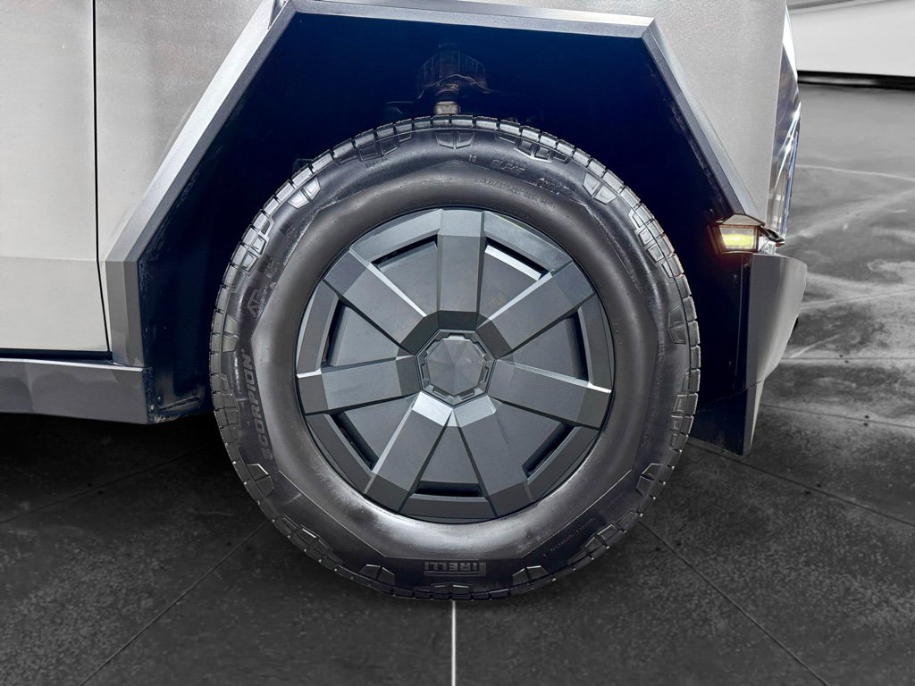 Used 2025 Tesla Cybertruck AWD Crew Cab image 34