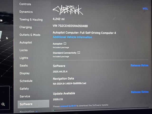 Used 2024 Tesla Cybertruck AWD Crew Cab image 36