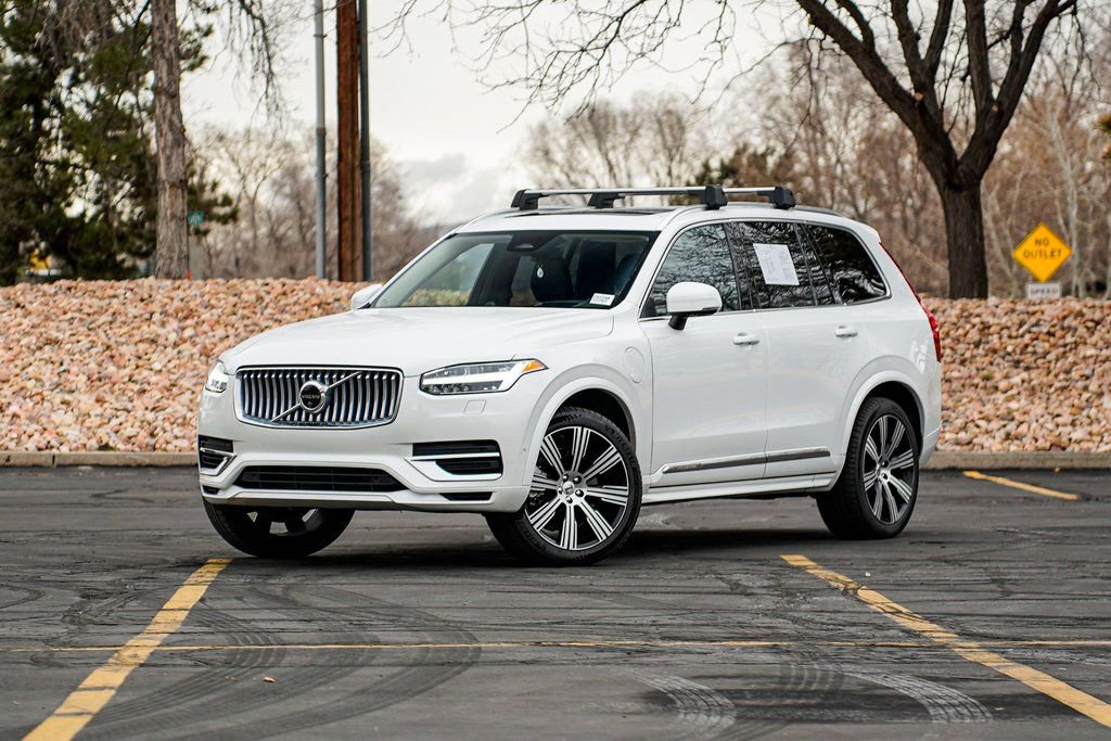 Used 2024 Volvo XC90 T8 Ultimate w/ Lounge Package