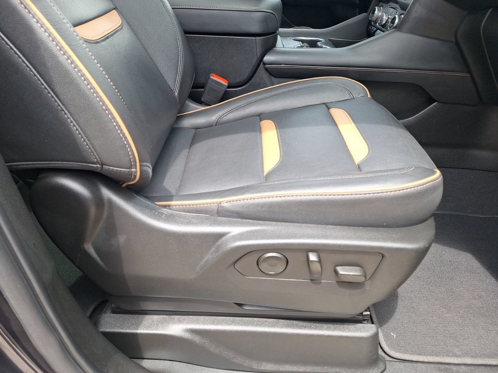 Used 2023 GMC Yukon AT4 w/ AT4 Premium Plus Package AWD/4WD image 36