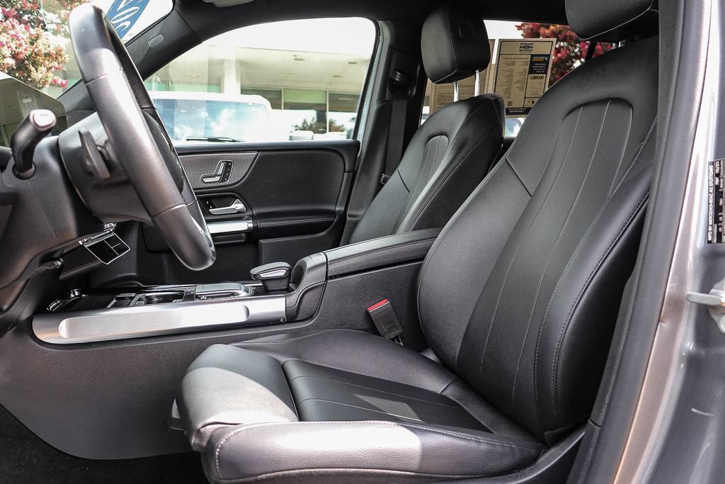 Used 2022 Mercedes-Benz GLB 250 4MATIC image 22