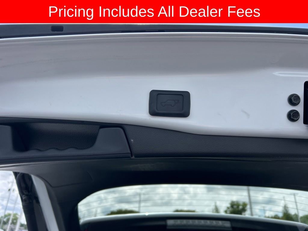 Used 2023 Toyota RAV4 Limited AWD/4WD image 18