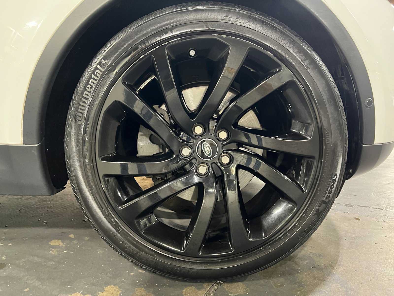 Used 2017 Land Rover Discovery HSE Luxury AWD/4WD image 9