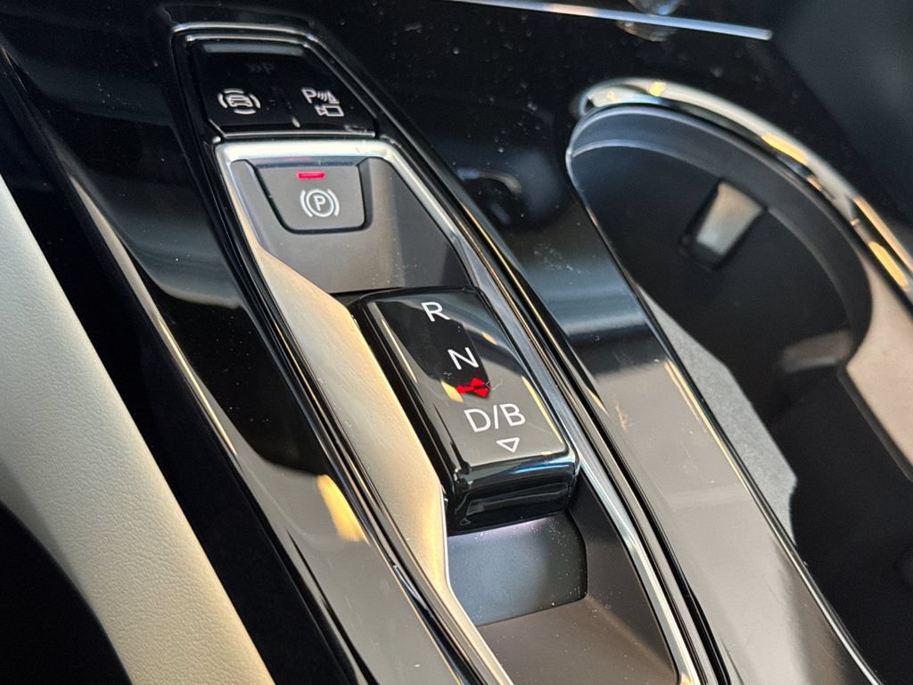 Used 2025 Audi A6 e-tron Premium RWD image 28
