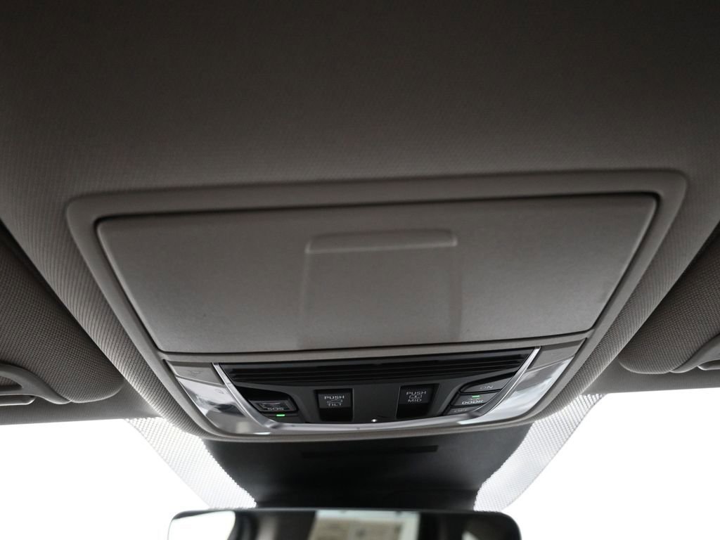 Certified 2025 Acura MDX SH-AWD w/ Technology Package image 17
