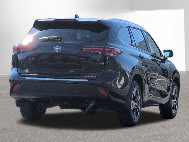 Certified 2025 Toyota Highlander XLE AWD/4WD image 5