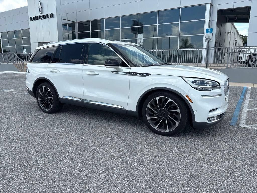 Certified 2020 Lincoln Aviator Reserve w/ Equipment Group 202A AWD/4WD image 1