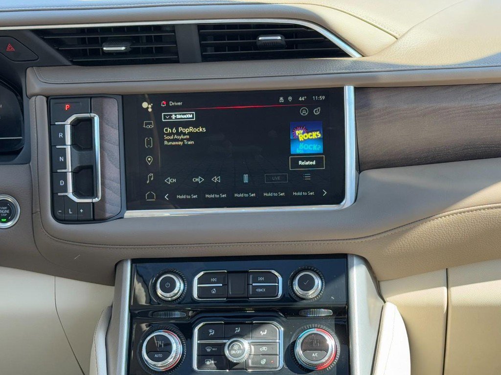 Used 2024 GMC Yukon XL Denali w/ Advanced Technology Package image 14