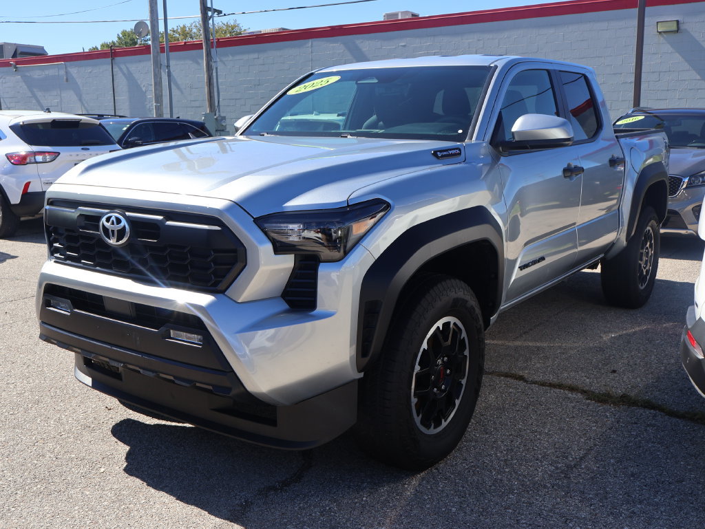 Used 2025 Toyota Tacoma TRD Off-Road AWD/4WD image 17