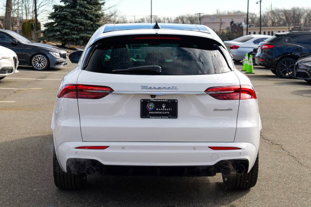 Certified 2023 Maserati Grecale Modena image 6