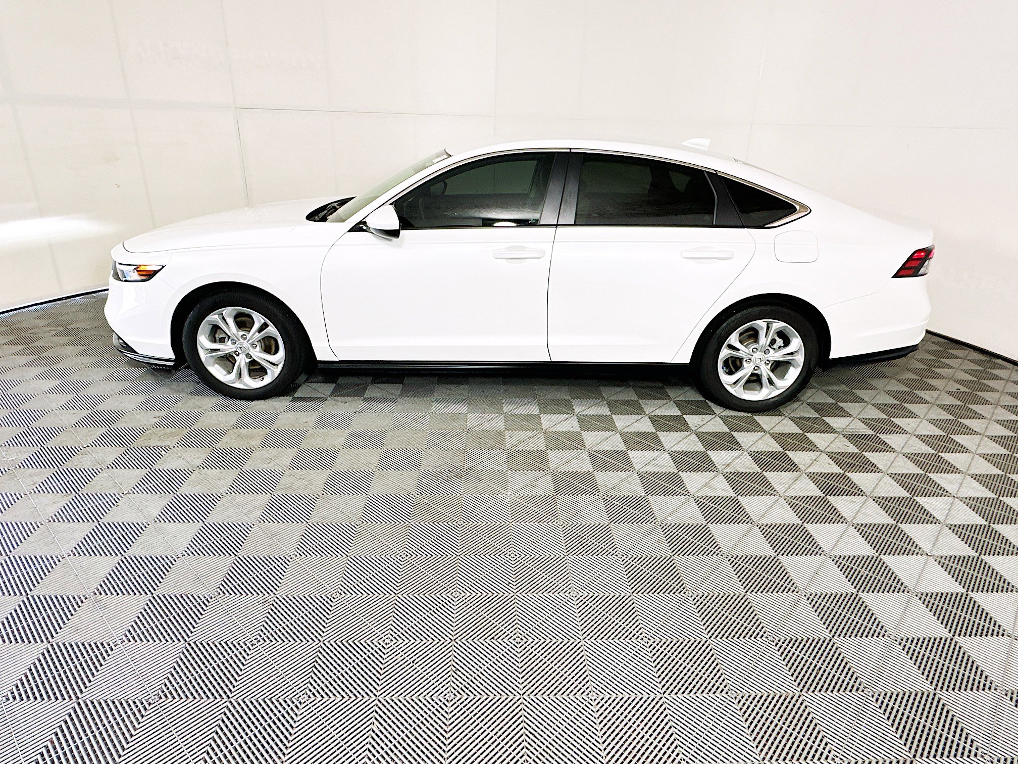 Used 2024 Honda Accord LX image 6