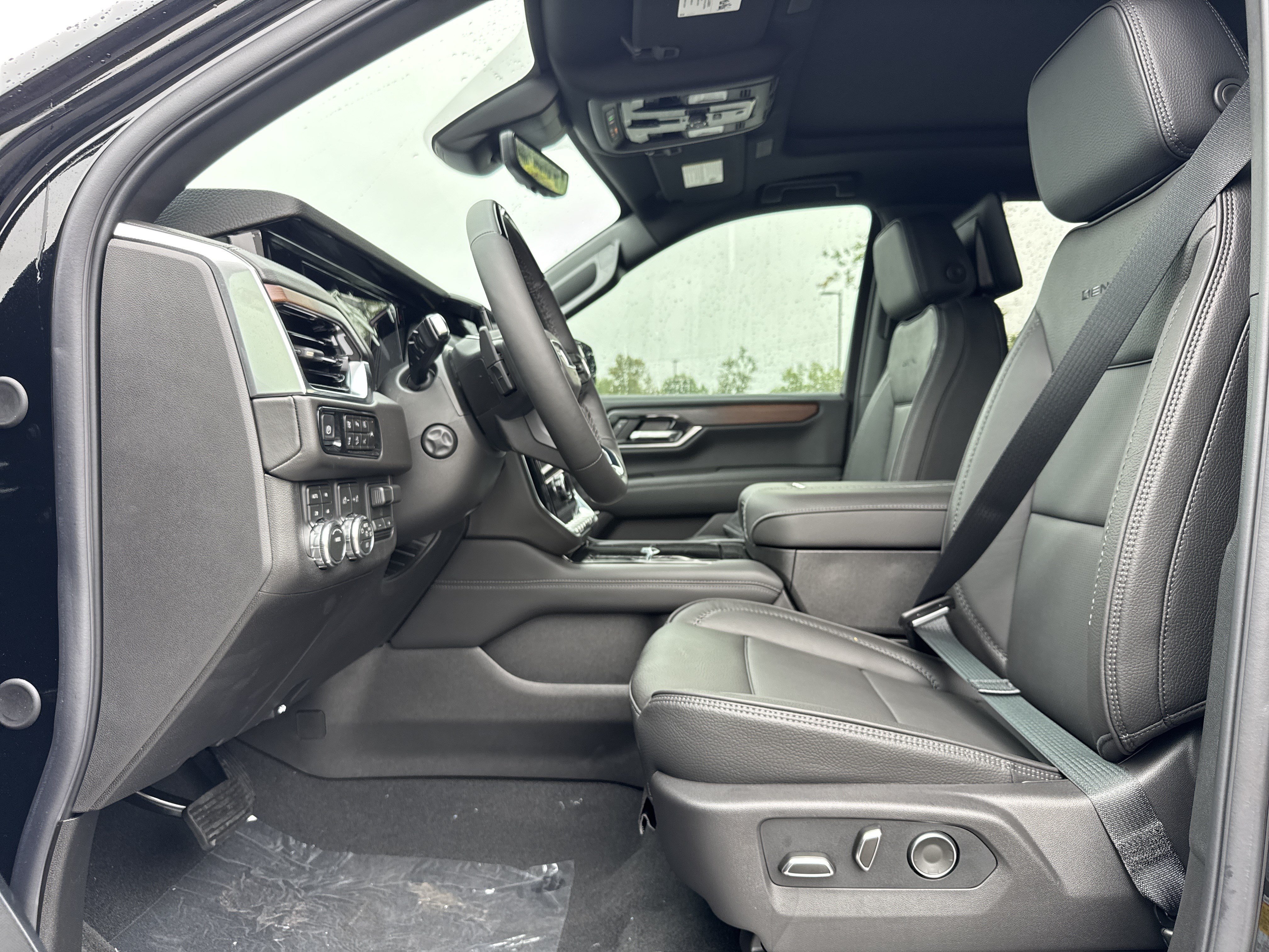 New 2026 GMC Yukon XL Denali w/ Denali Reserve Package AWD/4WD image 17