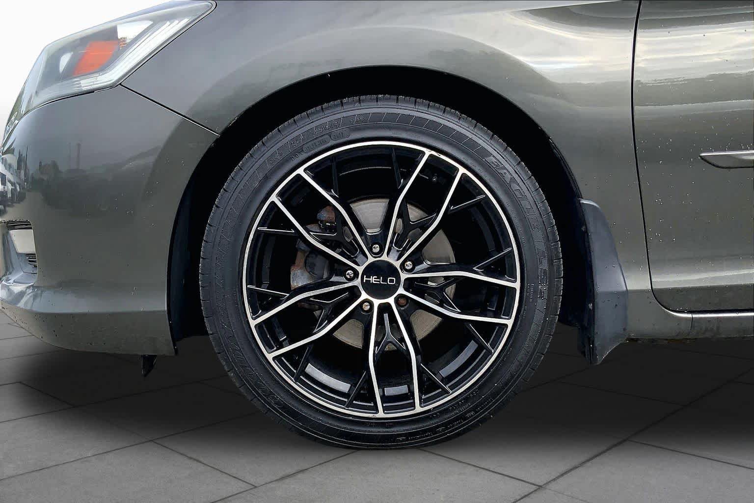 Used 2014 Honda Accord Sport image 11