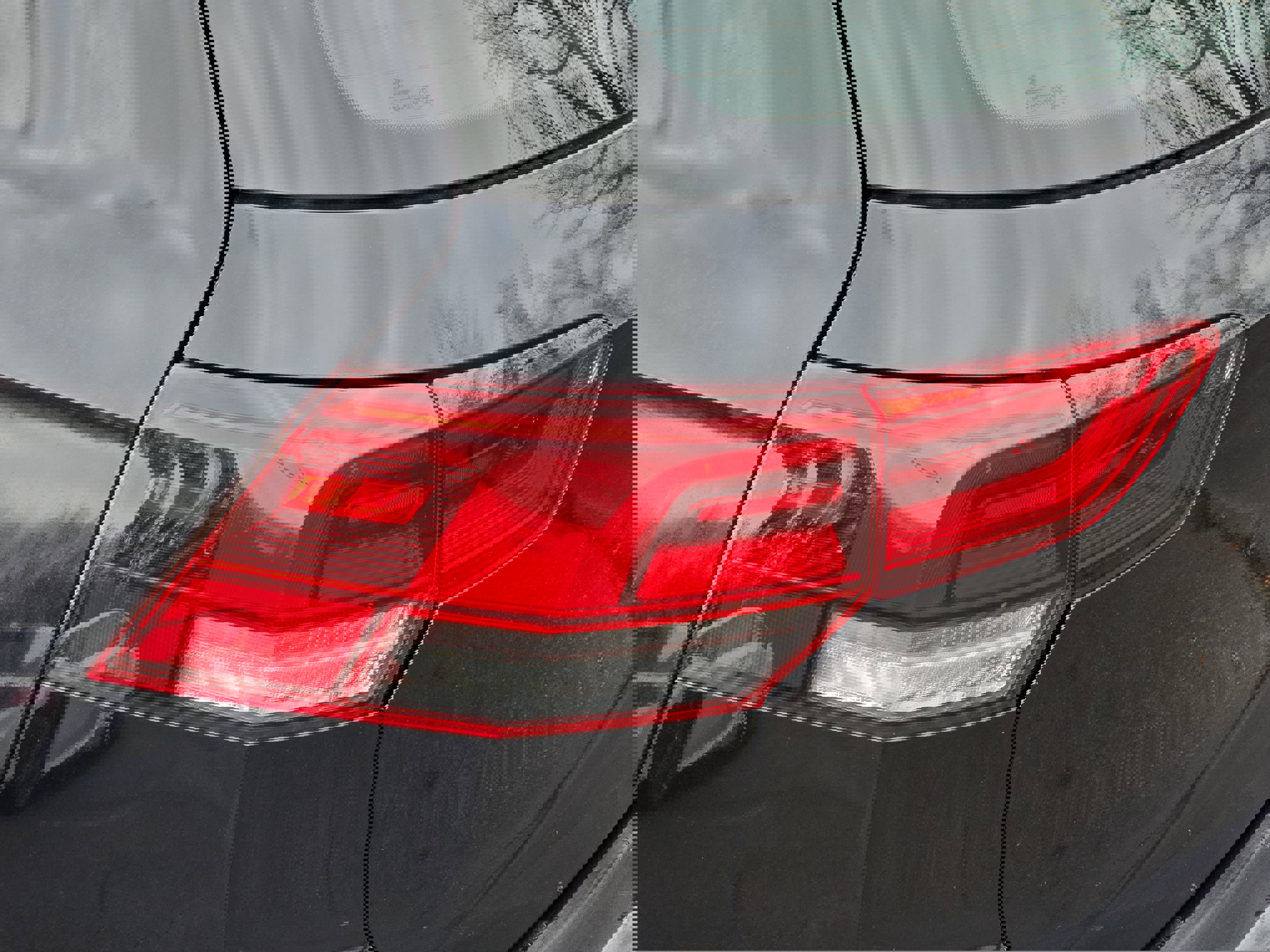 Certified 2022 Volkswagen Golf R image 34