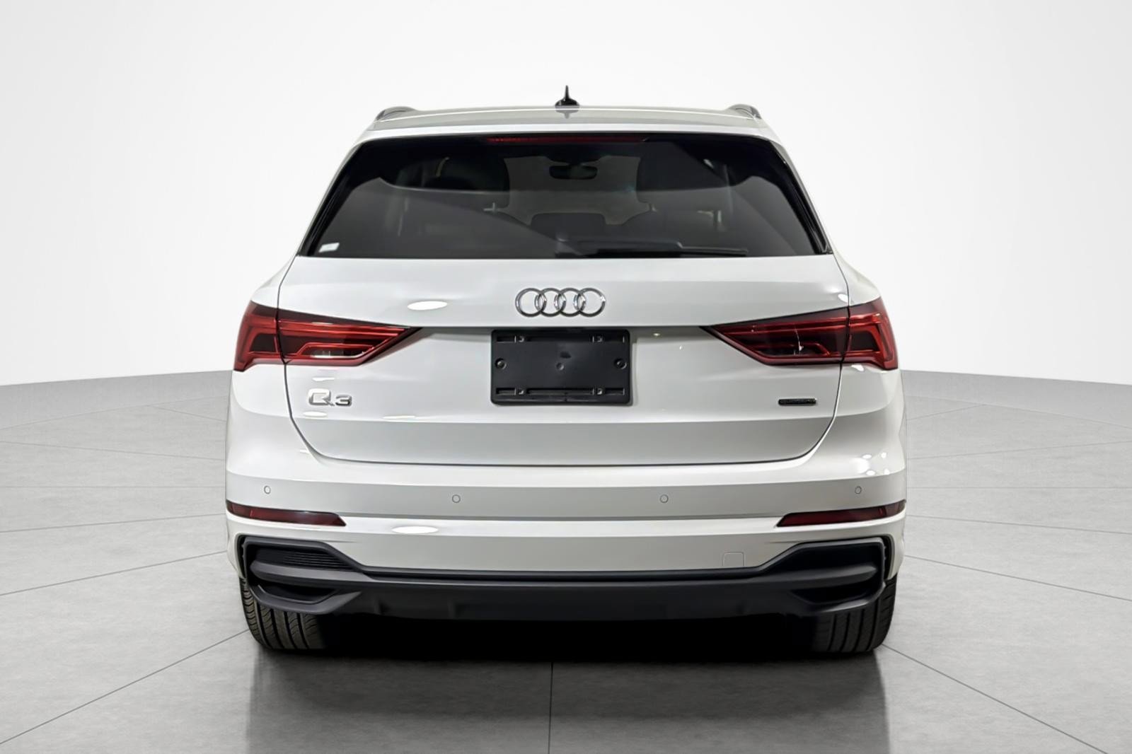Used 2023 Audi Q3 2.0T Premium w/ Convenience Package AWD/4WD image 4