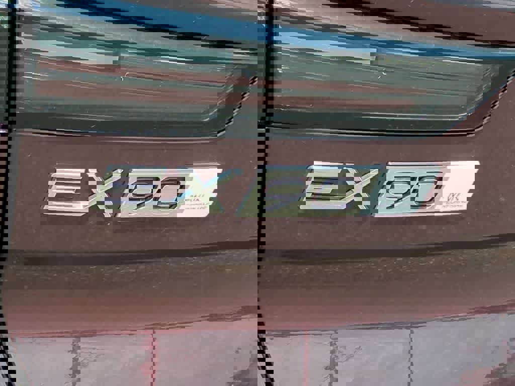 New 2025 Volvo EX90 Plus image 12