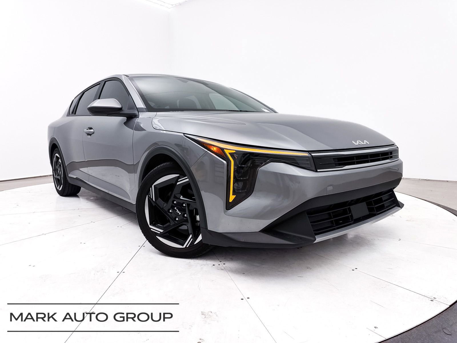 Certified 2025 Kia K4 EX image 1