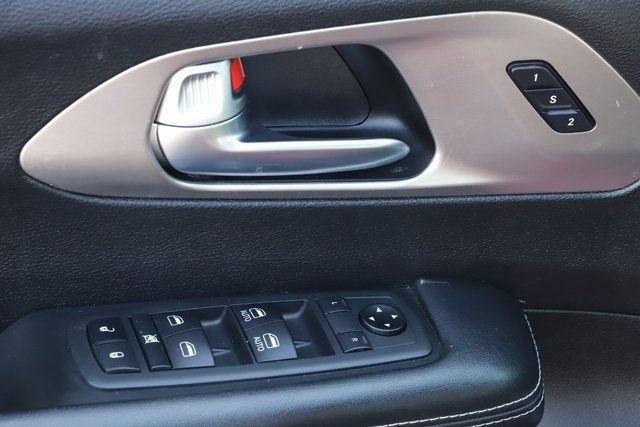 Used 2020 Chrysler Pacifica Touring-L w/ Advanced Safetytec Group image 18