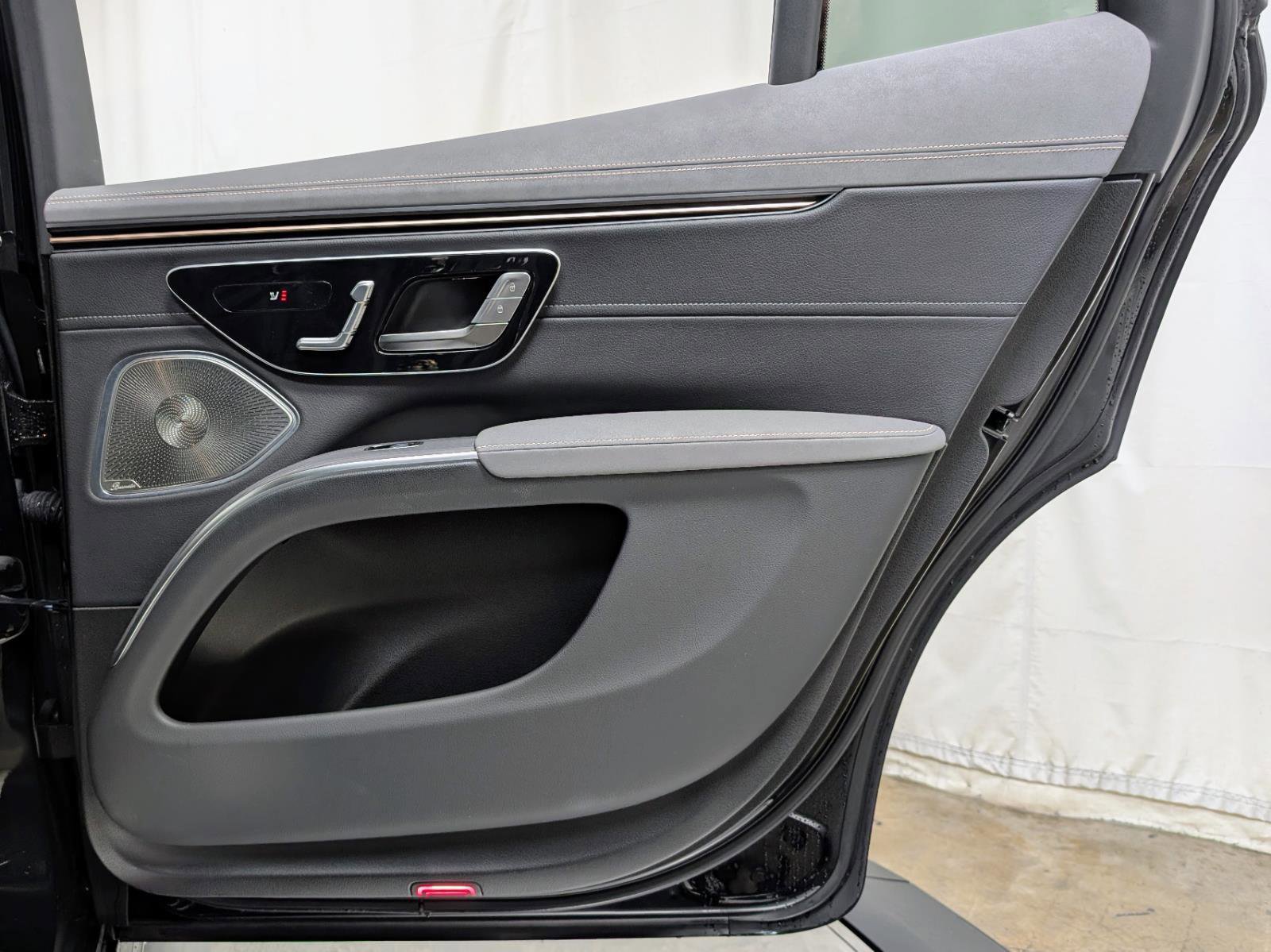 Used 2023 Mercedes-Benz EQS 450+ 4MATIC SUV image 26