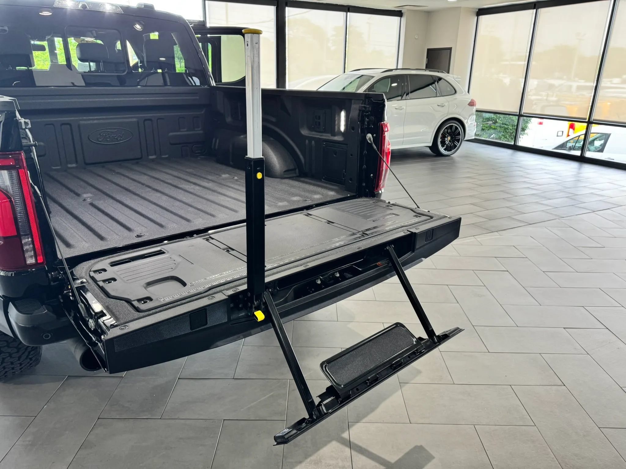 Used 2025 Ford F150 Raptor AWD/4WD image 63