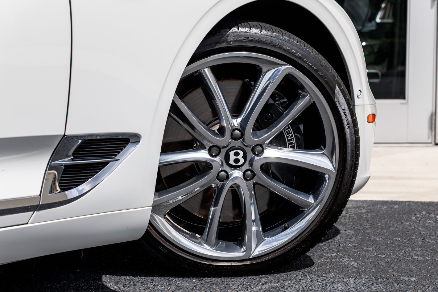 Used 2023 Bentley Continental GT Azure image 18