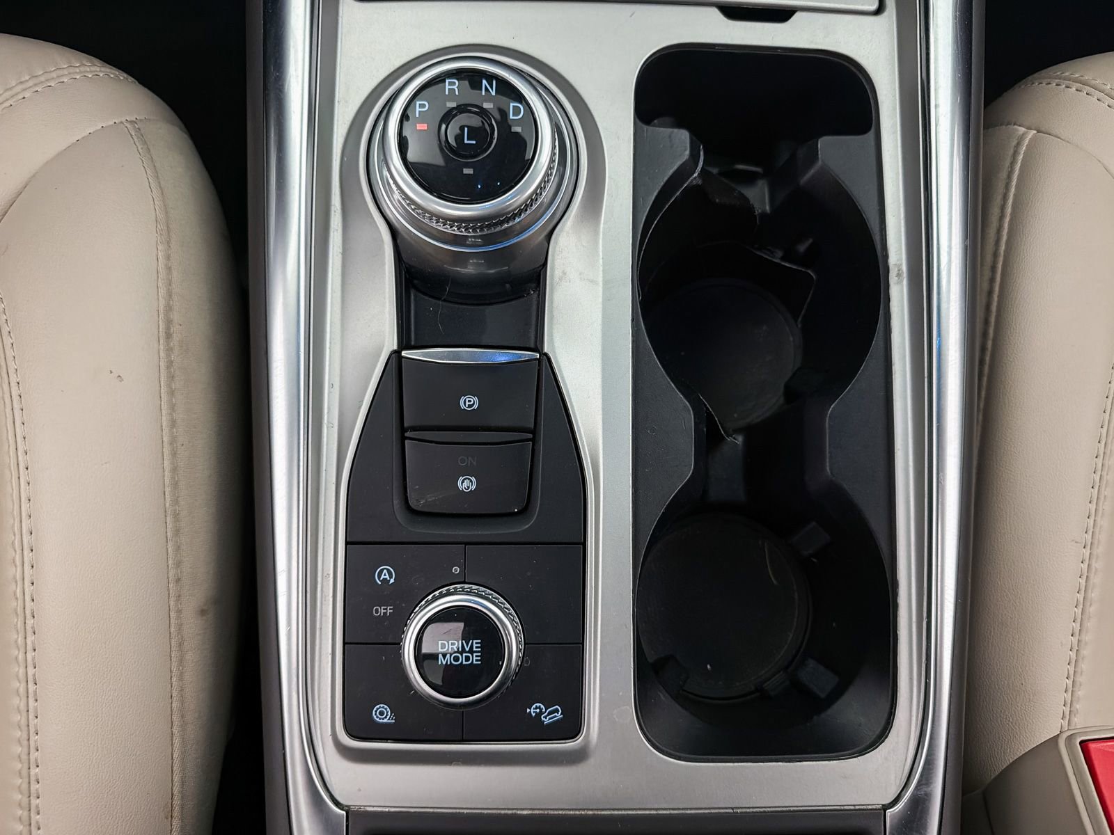 Used 2023 Ford Explorer Platinum w/ Technology Package AWD/4WD image 25