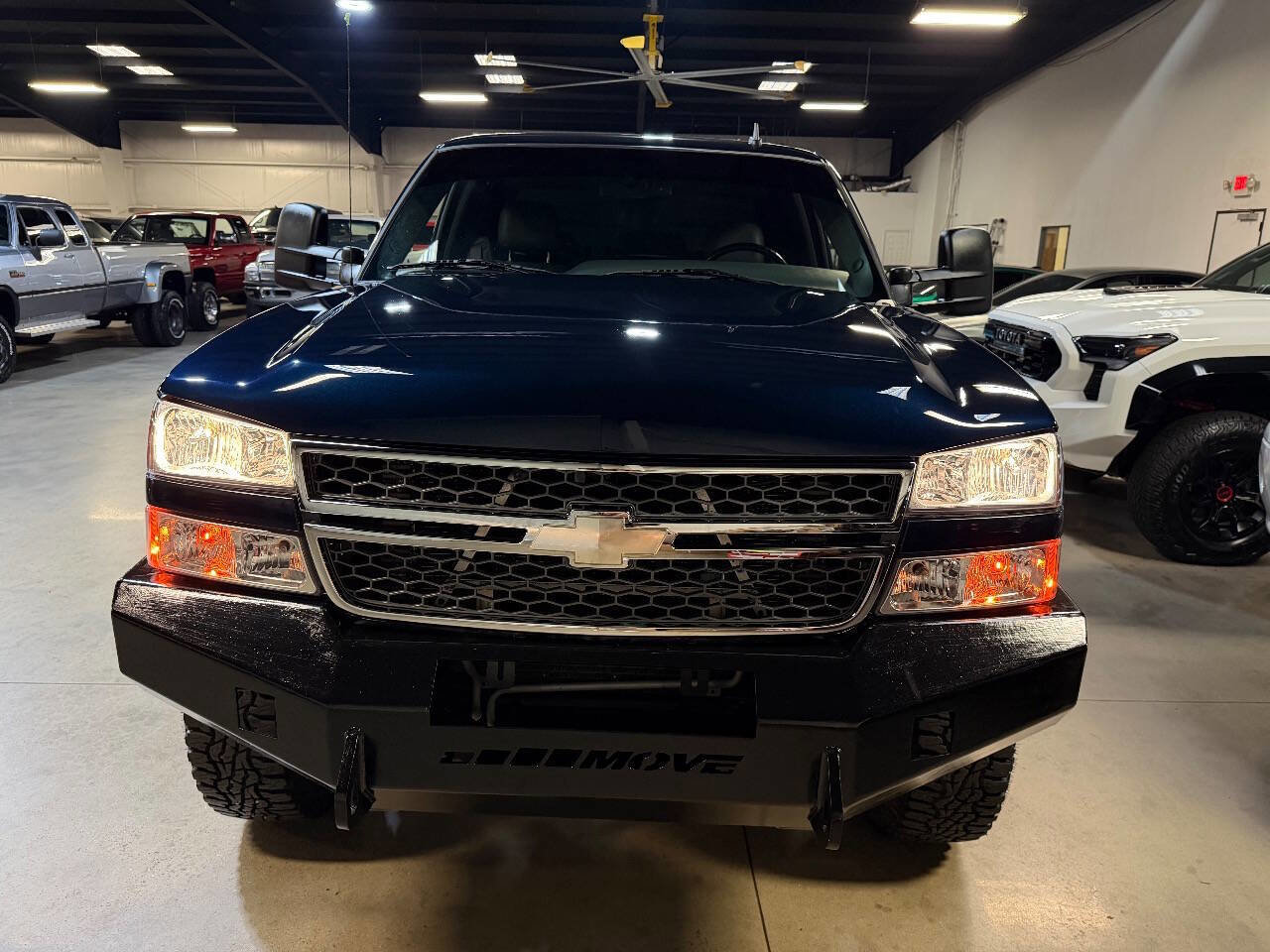 Used 2006 Chevrolet Silverado 2500 LT w/ Heavy-Duty Power Package AWD/4WD image 16