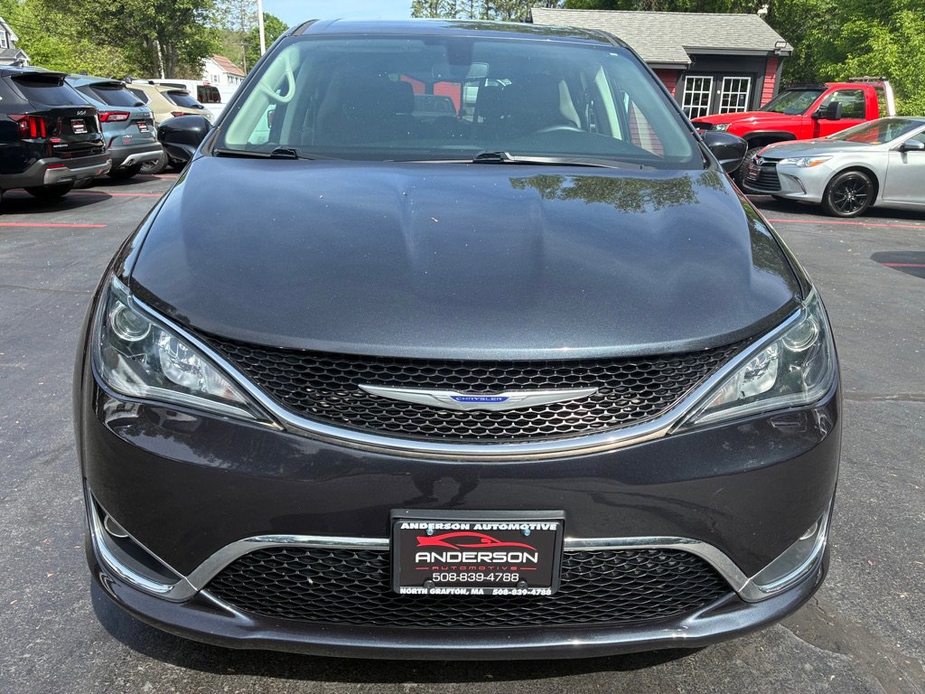 Used 2020 Chrysler Pacifica Touring FWD image 60