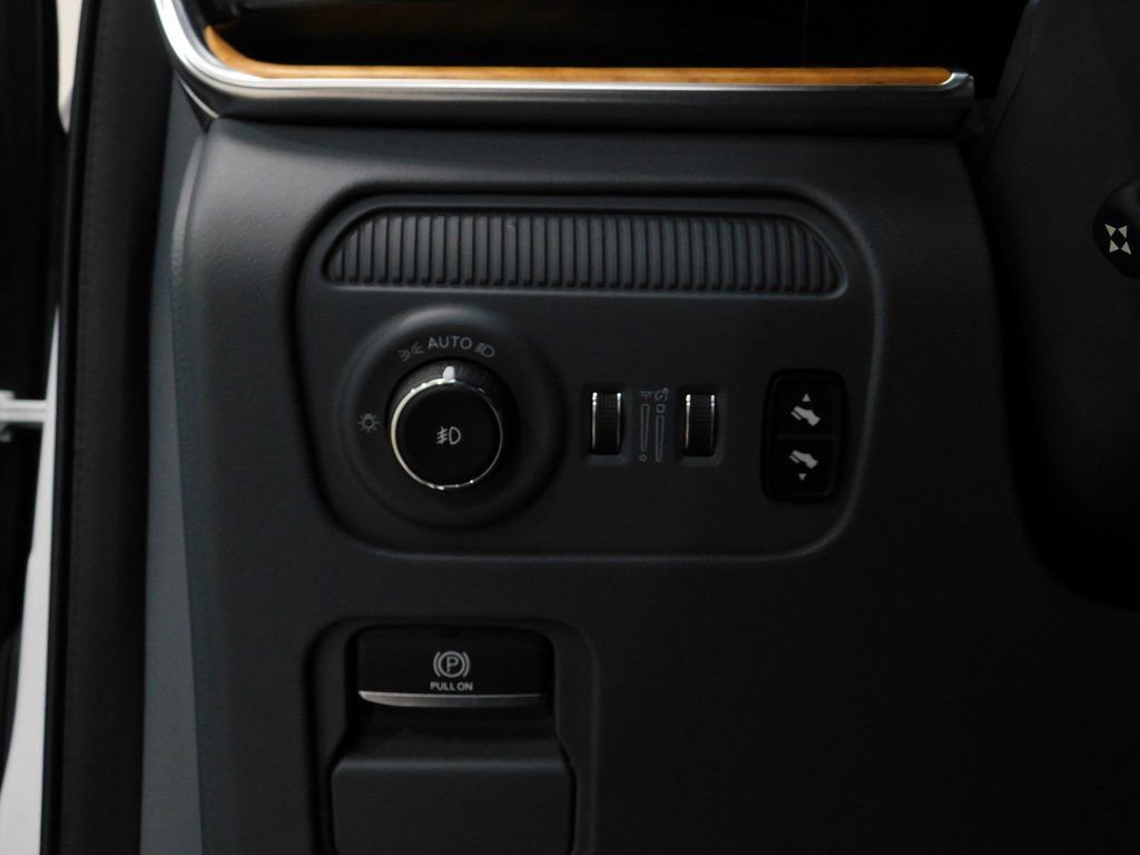 Used 2022 Jeep Grand Wagoneer Series II w/ Convenience Group III image 39