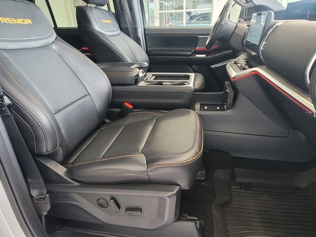 Used 2025 Ford Expedition Tremor AWD/4WD image 3