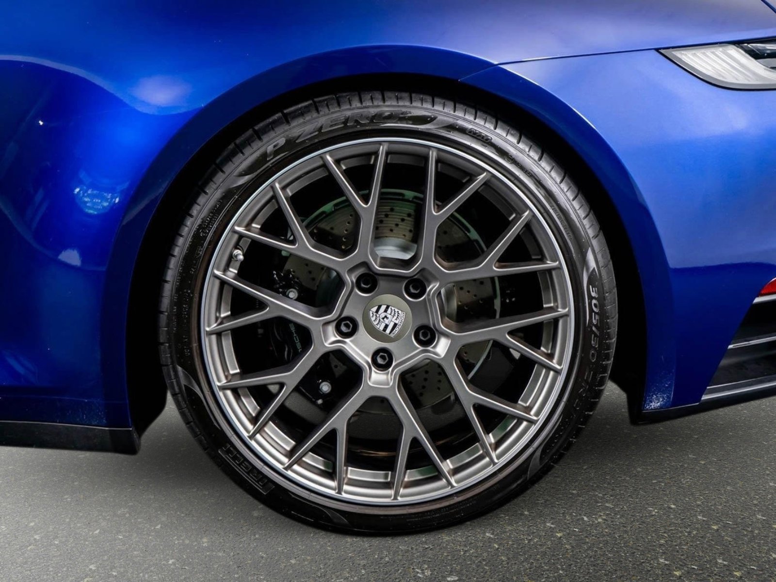 Used 2024 Porsche 911 Carrera 4S w/ Sport Package image 17