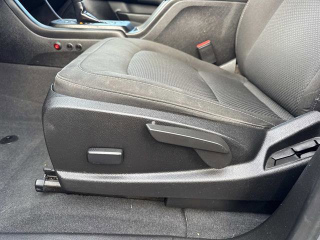 Used 2019 Chevrolet Colorado LT w/ LT Convenience Package AWD/4WD image 36