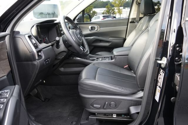 Used 2022 Kia Sorento EX w/ Panoramic Sunroof Package FWD image 21