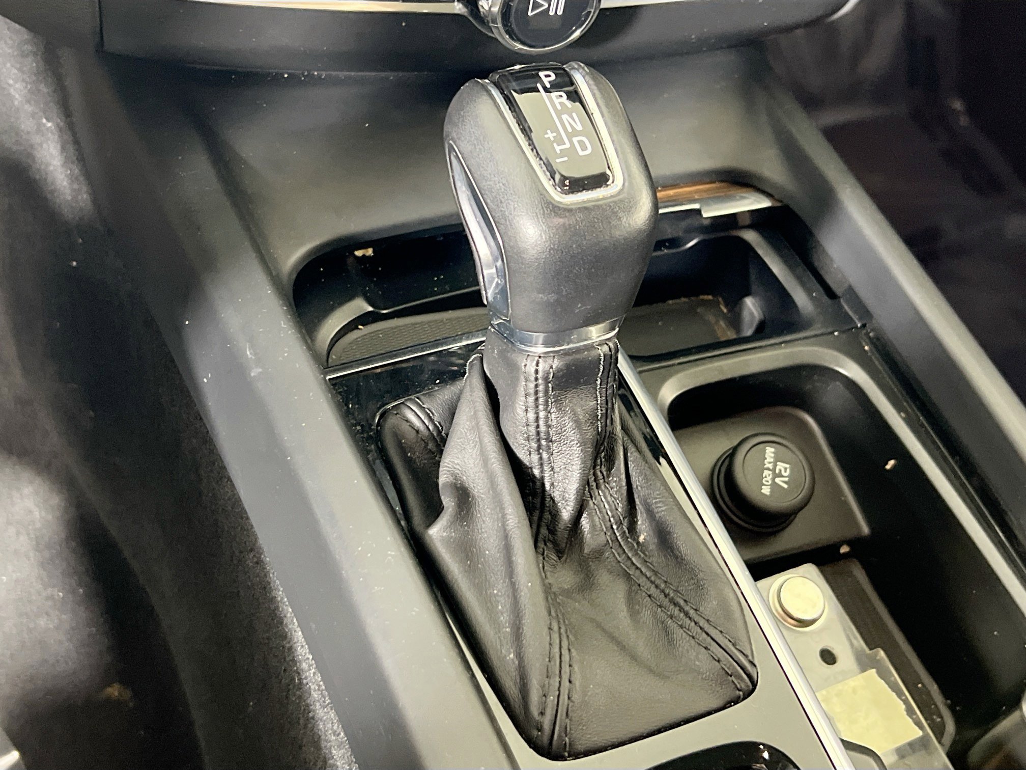 Used 2021 Volvo XC60 T5 Momentum w/ Premium Package image 17