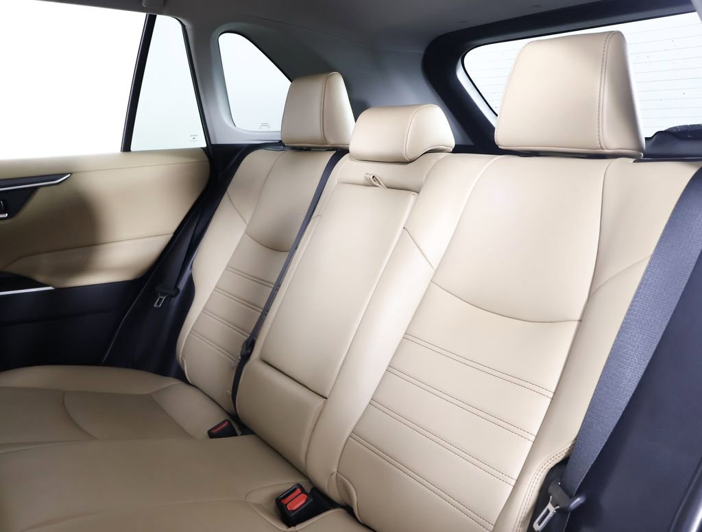 Used 2020 Toyota RAV4 XLE Premium w/ Carpet Mat Package image 10