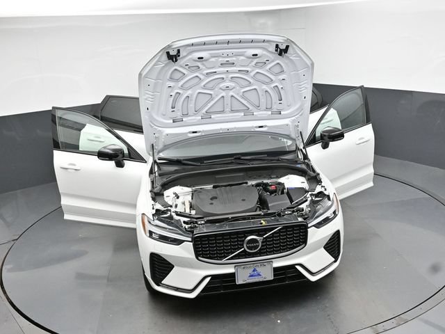 Used 2024 Volvo XC60 B5 Plus w/ Protection Package Premier AWD/4WD image 44