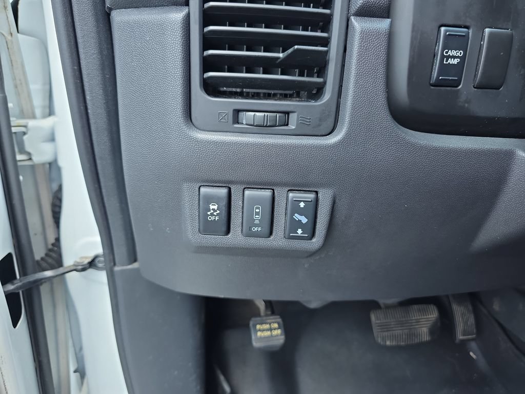 Used 2015 Nissan Titan PRO-4X w/ Pro-4x Luxury Package AWD/4WD image 20