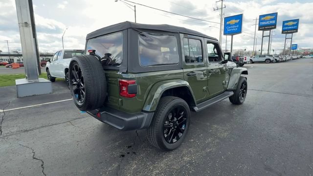 Used 2023 Jeep Wrangler Unlimited Sahara w/ Cold Weather Group AWD/4WD image 8