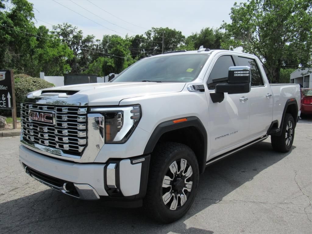 Used 2024 GMC Sierra 2500 Denali w/ Denali Reserve Package AWD/4WD image 3