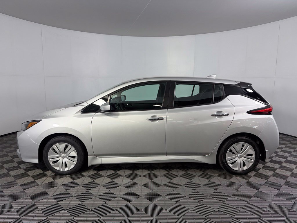 Used 2025 Nissan Leaf S FWD image 10