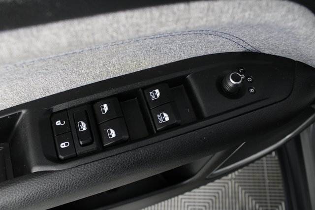 Used 2023 Jeep Compass Latitude image 14