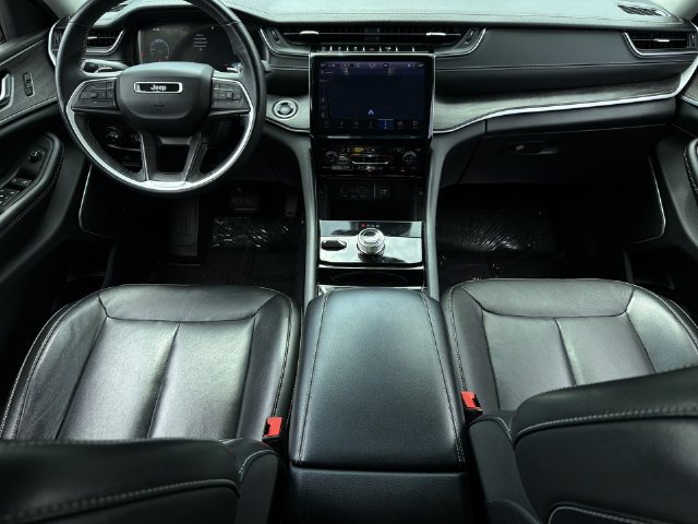 Used 2022 Jeep Grand Cherokee Limited AWD/4WD image 18