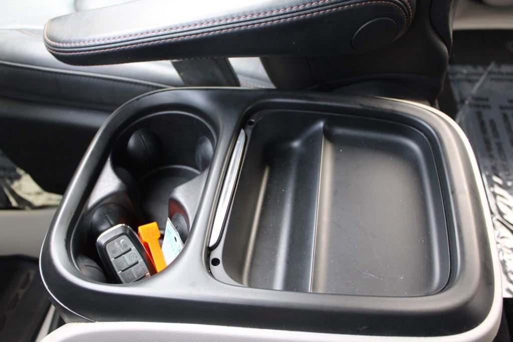 Used 2019 Chrysler Pacifica Touring-L image 46