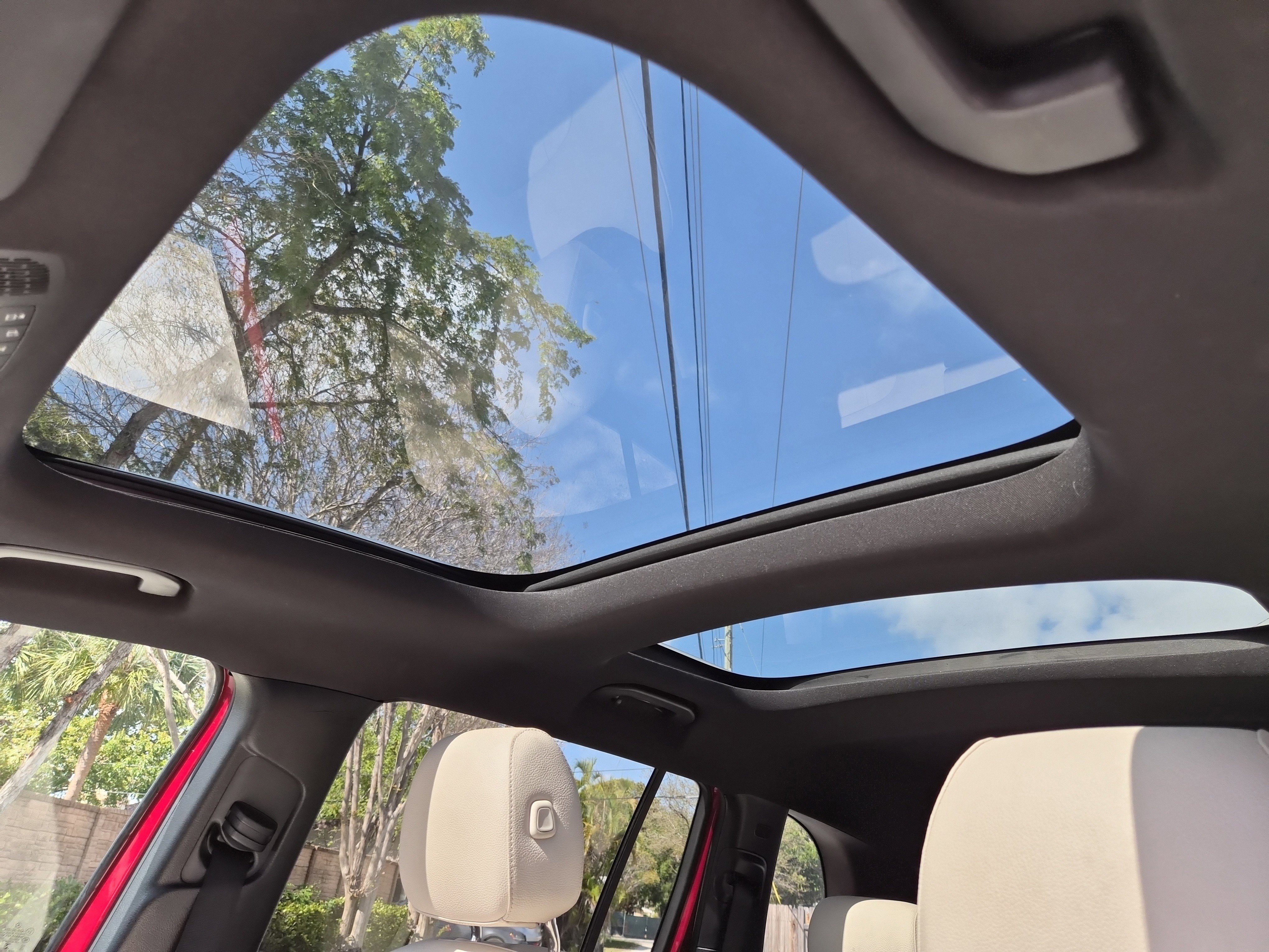 Used 2021 Mercedes-Benz GLB 250 4MATIC w/ Premium Package image 22