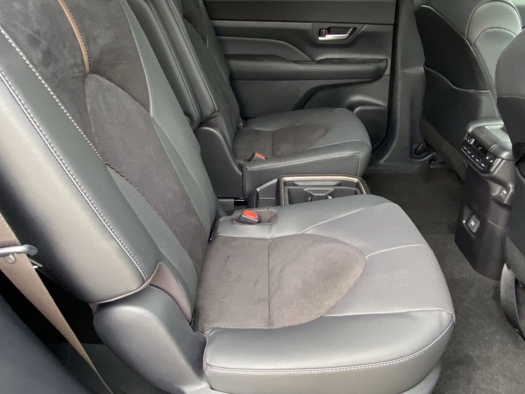 Certified 2026 Toyota Grand Highlander AWD Hybrid image 19
