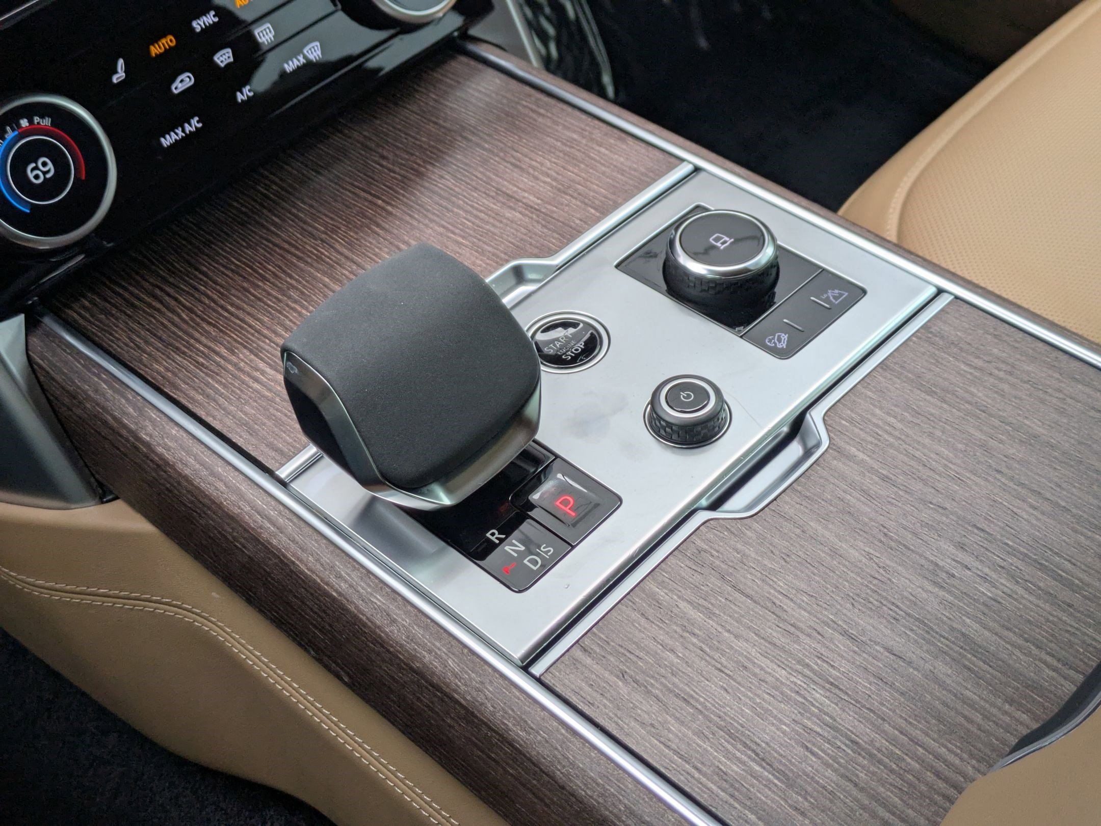 Certified 2023 Land Rover Range Rover SE image 22