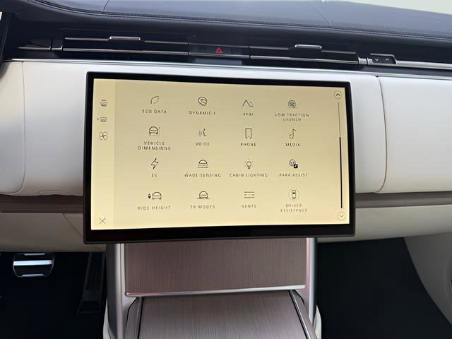 New 2026 Land Rover Range Rover SE image 23